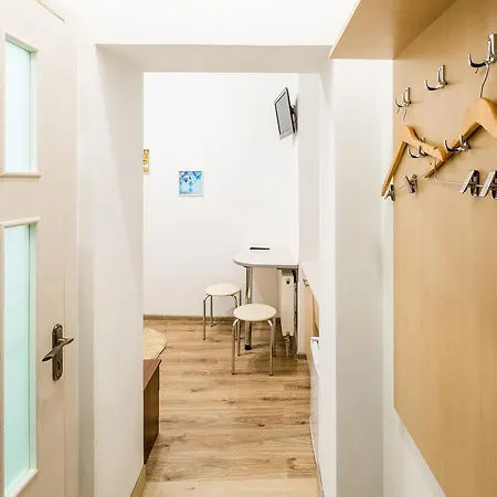 Apartment On Sholom Aleykhema 8 Lviv Exterior photo
