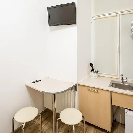 Apartment On Sholom Aleykhema 8 Lviv Exterior photo