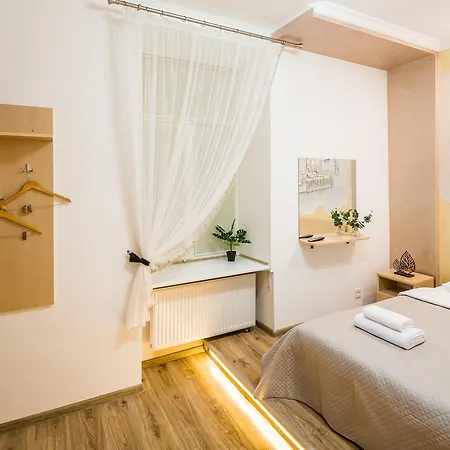 Apartment On Sholom Aleykhema 8 Lviv Exterior photo