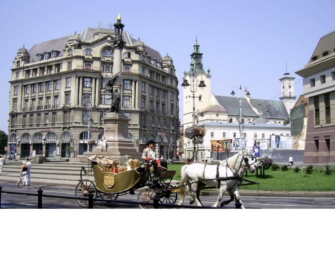 On Sholom Aleykhema 8 Apartment Lviv